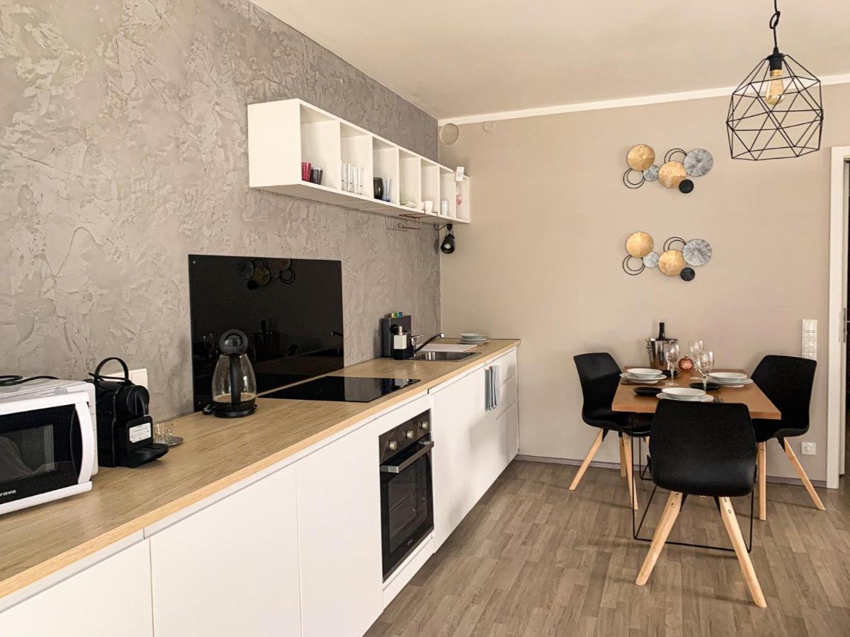 Jezerni Apartman S Terasou A Saunou V Lakepark Residence ด็อคซี ภายนอก รูปภาพ